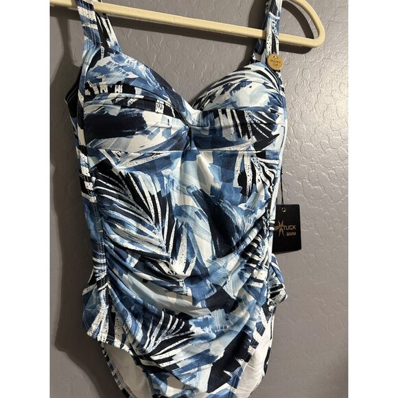 Nip Tuck Women's One Piece Swimsuit Size 6 NWT - Picture 3 of 8